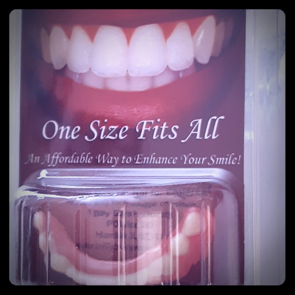 Instant smile lower teeth. New in box.